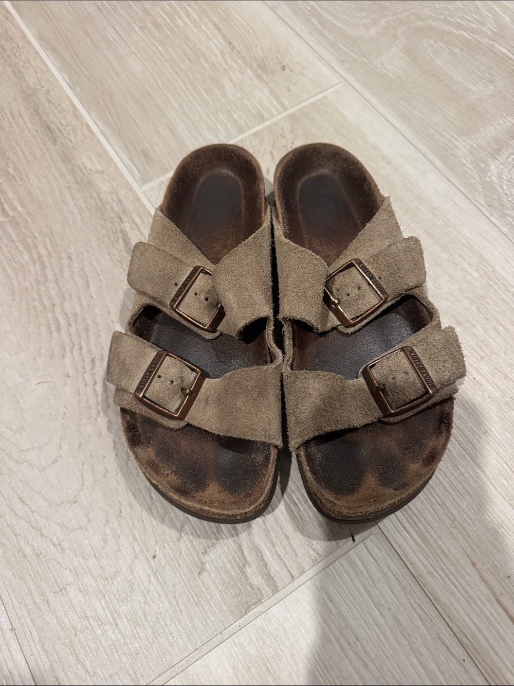 Women’s Birkenstock Arizona Taupe Suede size 39N, soft footbed